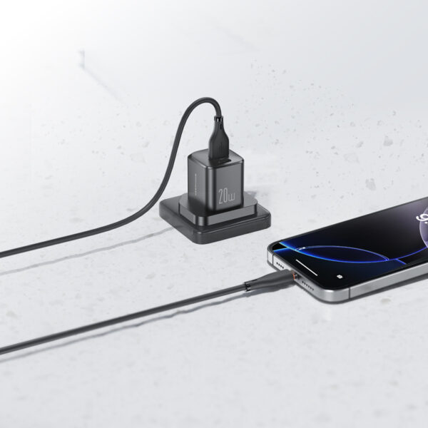 ⁦20W 2-Port Power Adapter (UK)⁩ - الصورة ⁦5⁩